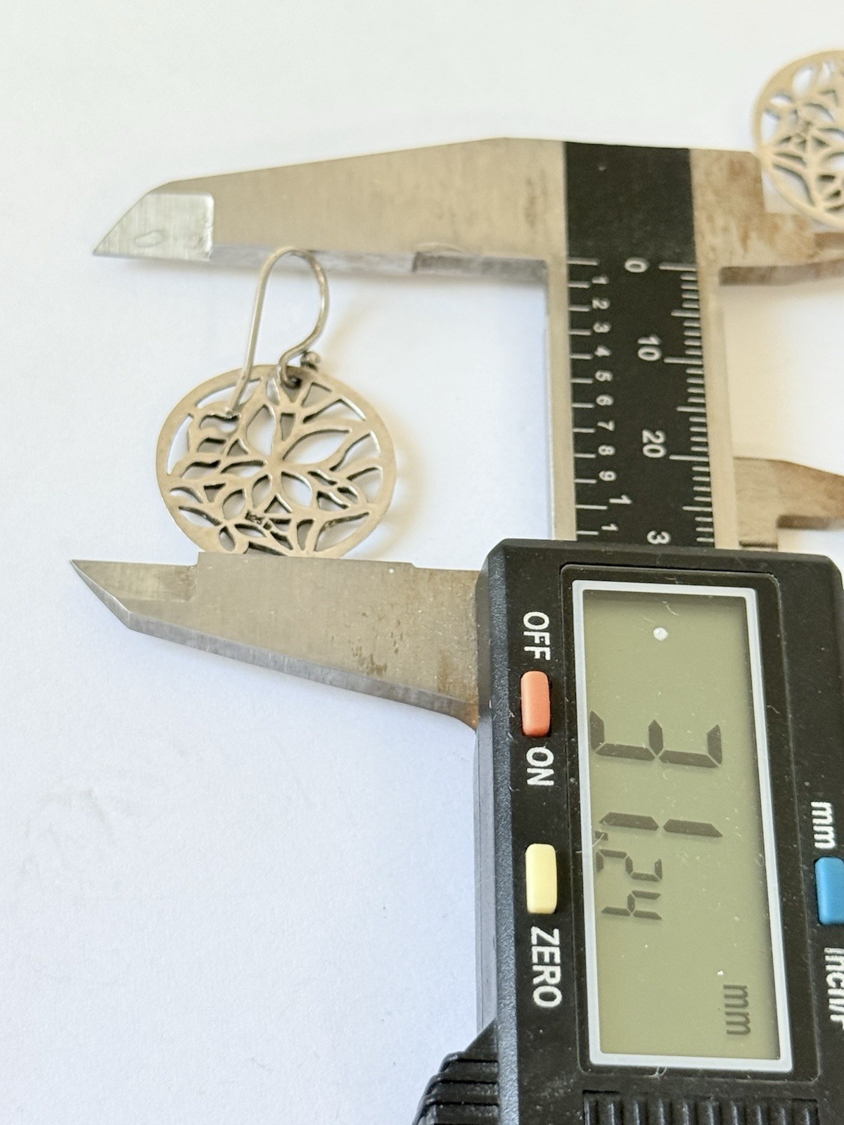 Vintage Sterling Silver Edelweiss Flower Filigree Mandala Hook Earrings
