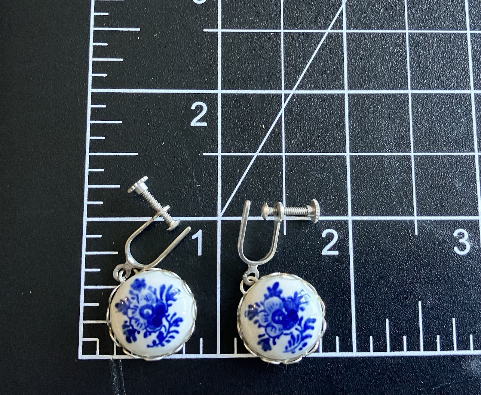 Vtg Delft Blue Style Drop Earrings Screw In Blue White Delicate Elegant Classic