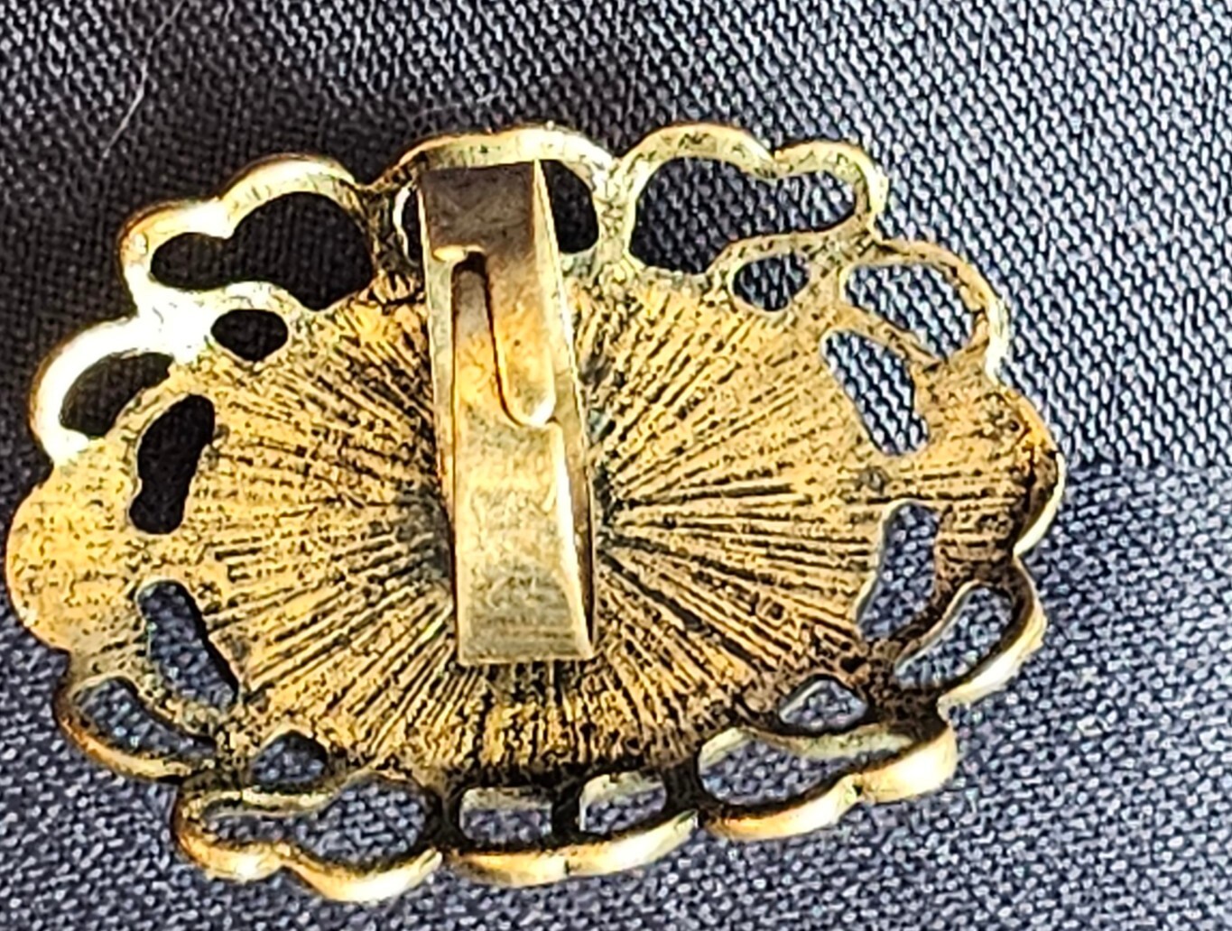 Vintage Adjustable Ring Salmon Black Faux Gem Gold Colored Filagree