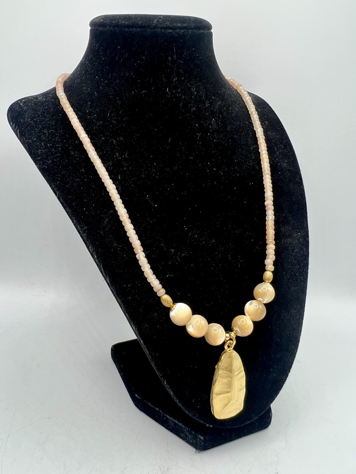 Vintage NOS Egyptian Gold MOP Peach Agate Gemstone Necklace Saks $125 RO-DO AC