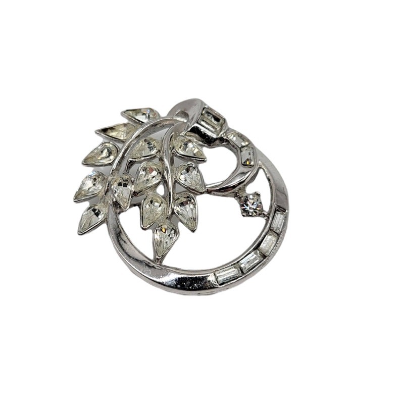 Vintage Crown Trifari 1950’s Wreath Silver Rhinestone Brooch Pin Jewelry