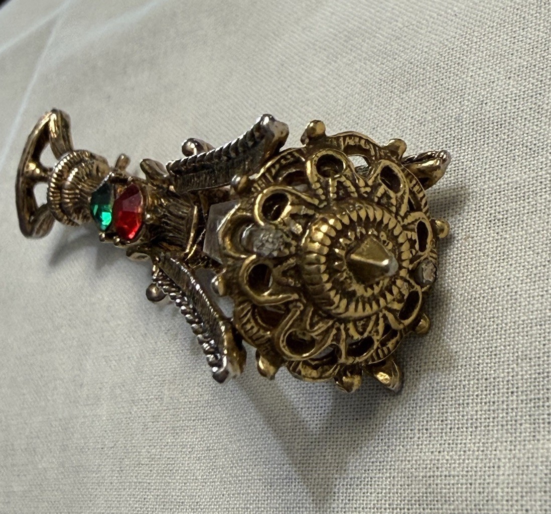 Vintage Signed Hollycraft Victorian Christmas Lamp Post Brooch Pin 1950’s