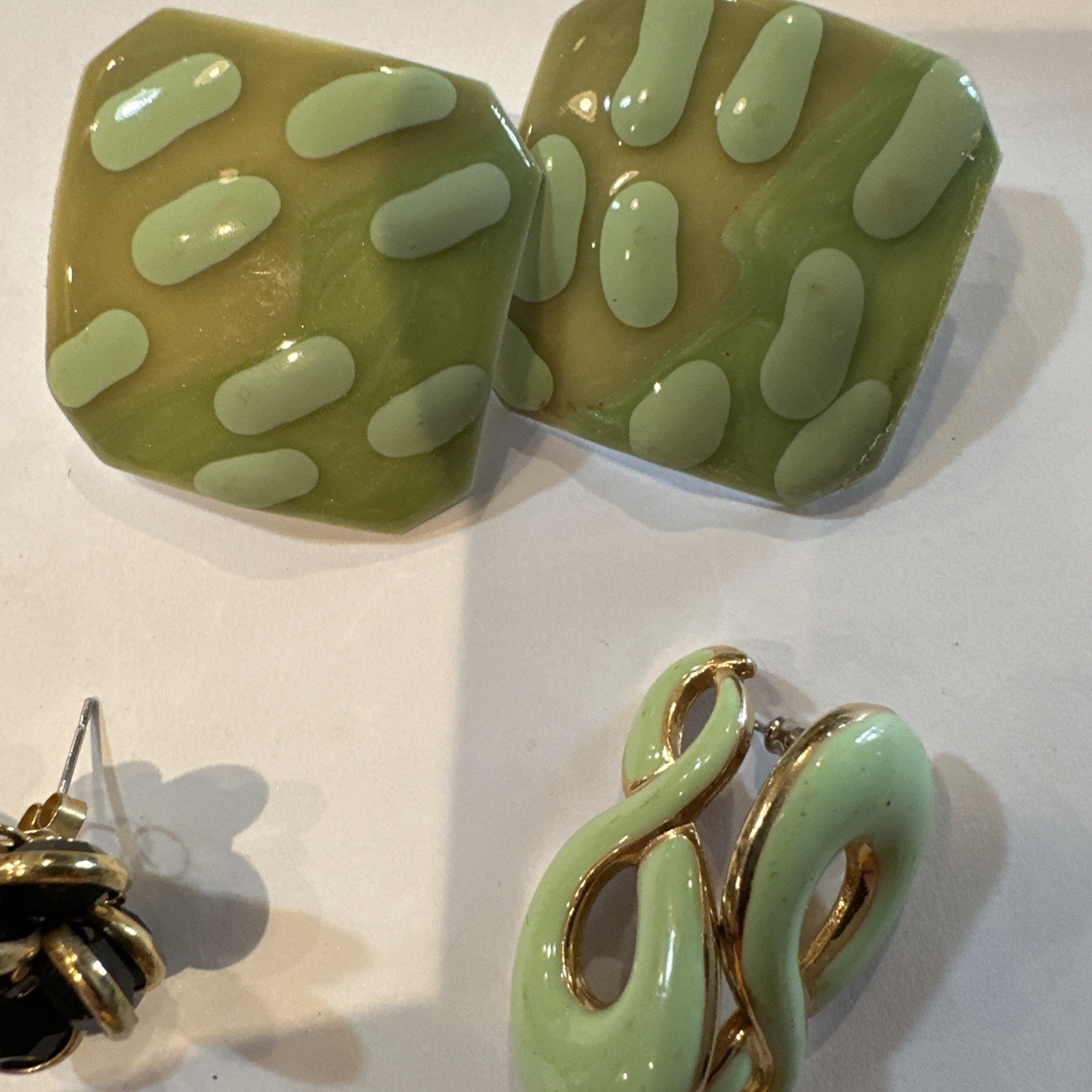 VTG Pierced Earring LOT Of 13 Enamel Resin Metal Discs Various Shapes Colors