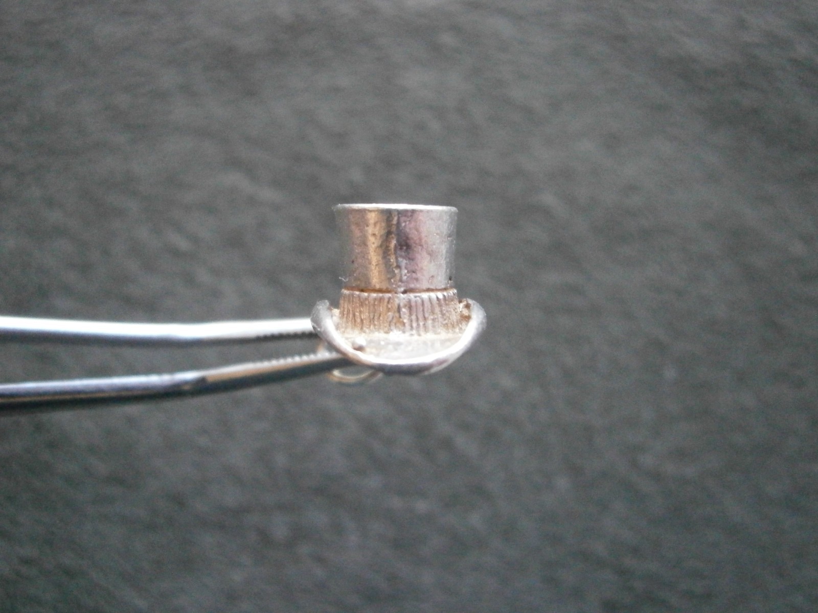 Top Hat Vintage Sterling Silver Bracelet Charm Pendant 2.1g