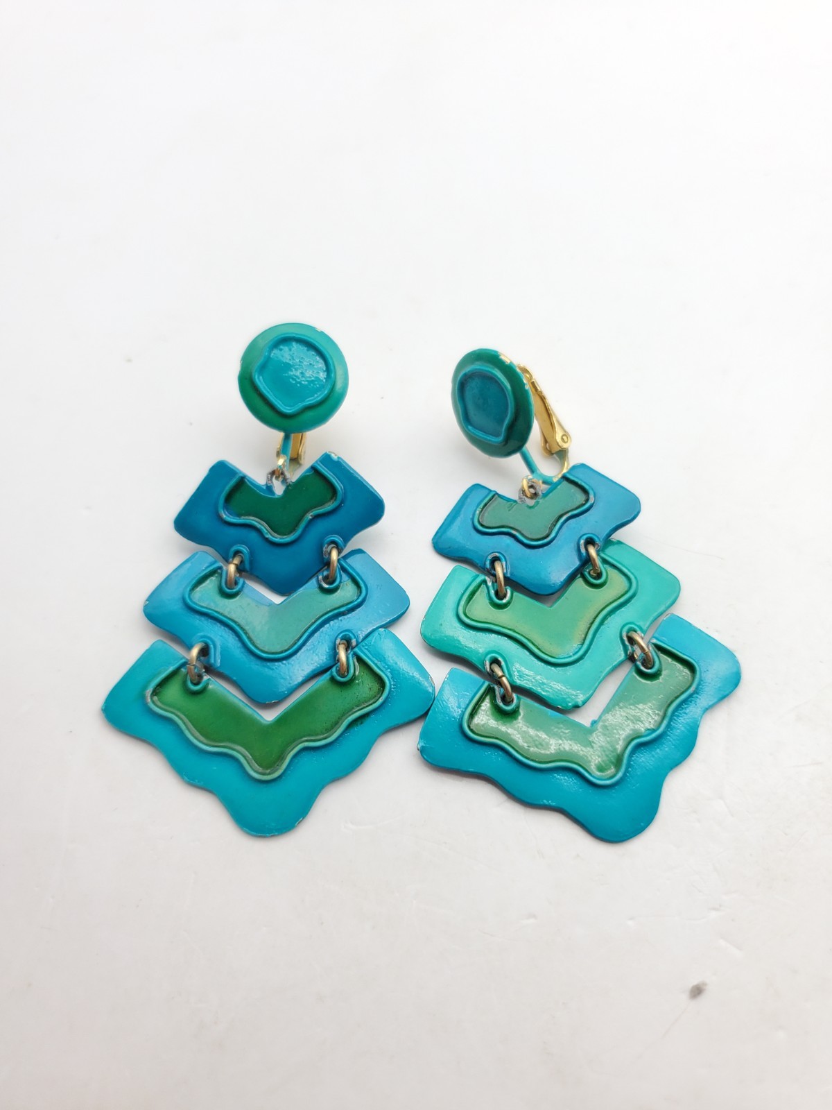 Vintage Green Teal Clip Ons Chandelier Dangle Hippies Earrings MCM 2.5″ Vivid