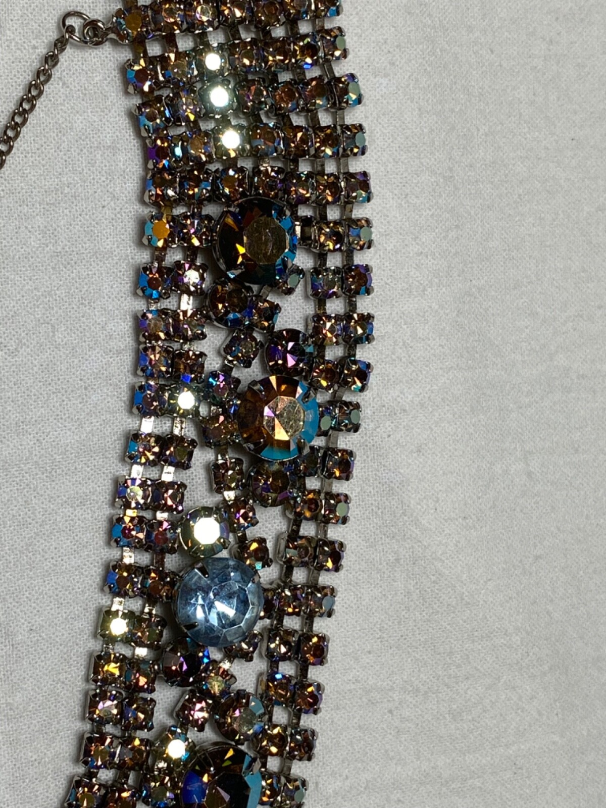 Vintage 7″ x 1″ blue ab possibly Juliana? safety chain missing two sm stones