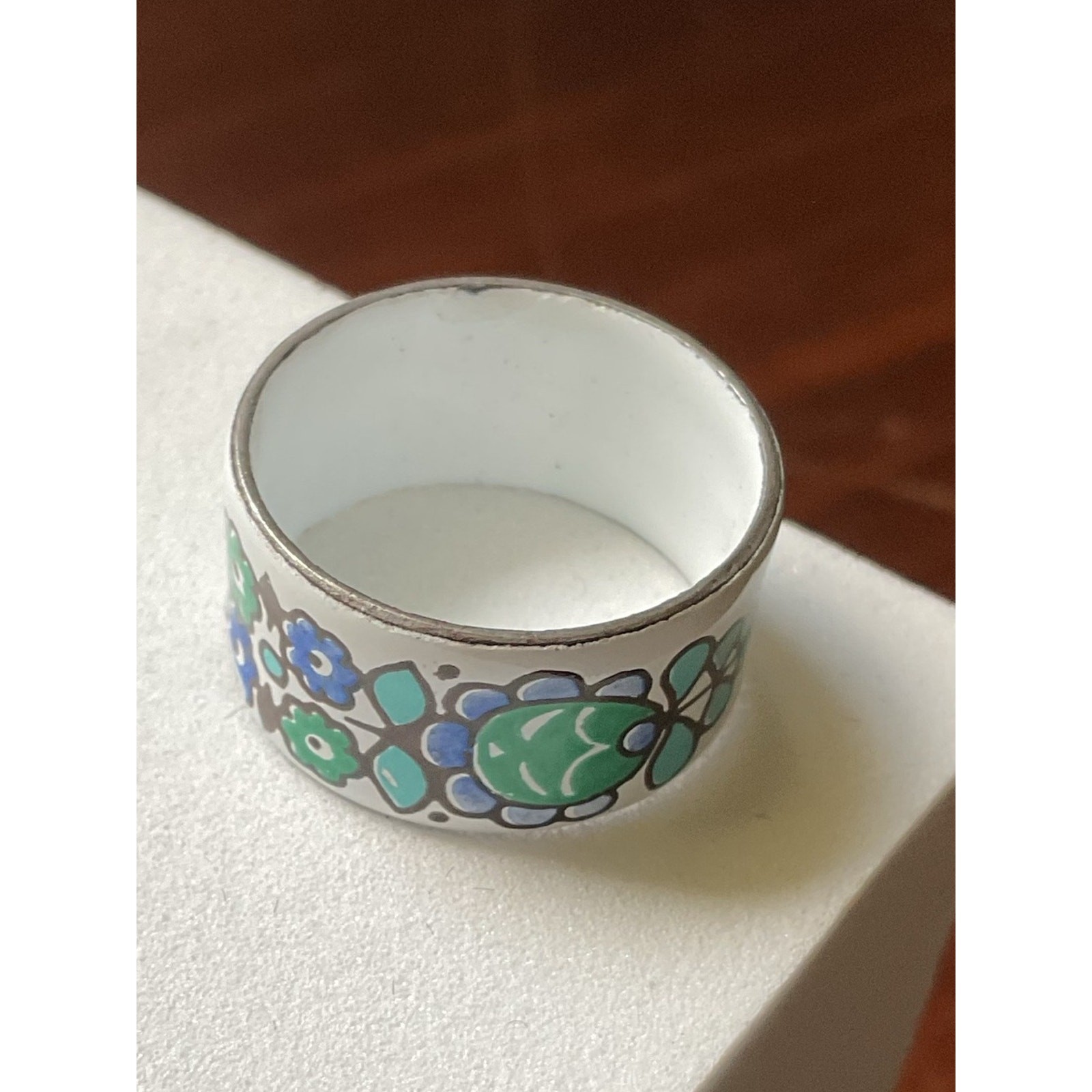 Vintage Mexican Ceramic Hand Painted Floral Ring Size 7 Blue Green White Flaw