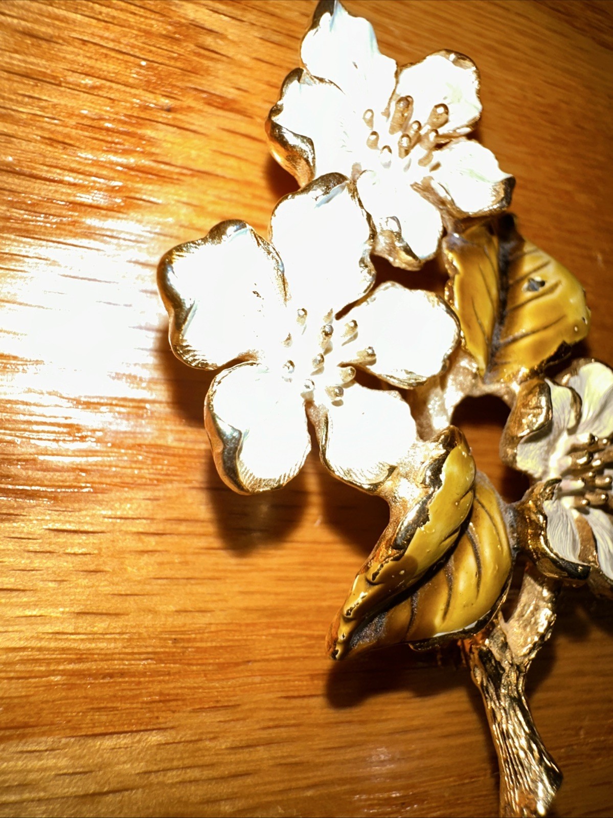 Rafaelian Vintage Enamel Costume Flower Pin Brooch Signed 2″ Valentines Day