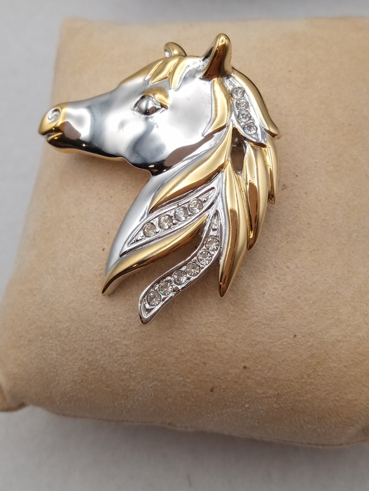 Horse Head brooch, Western 2 Tone Equestrian Shiny Gold /Silver Tone Rhinestone