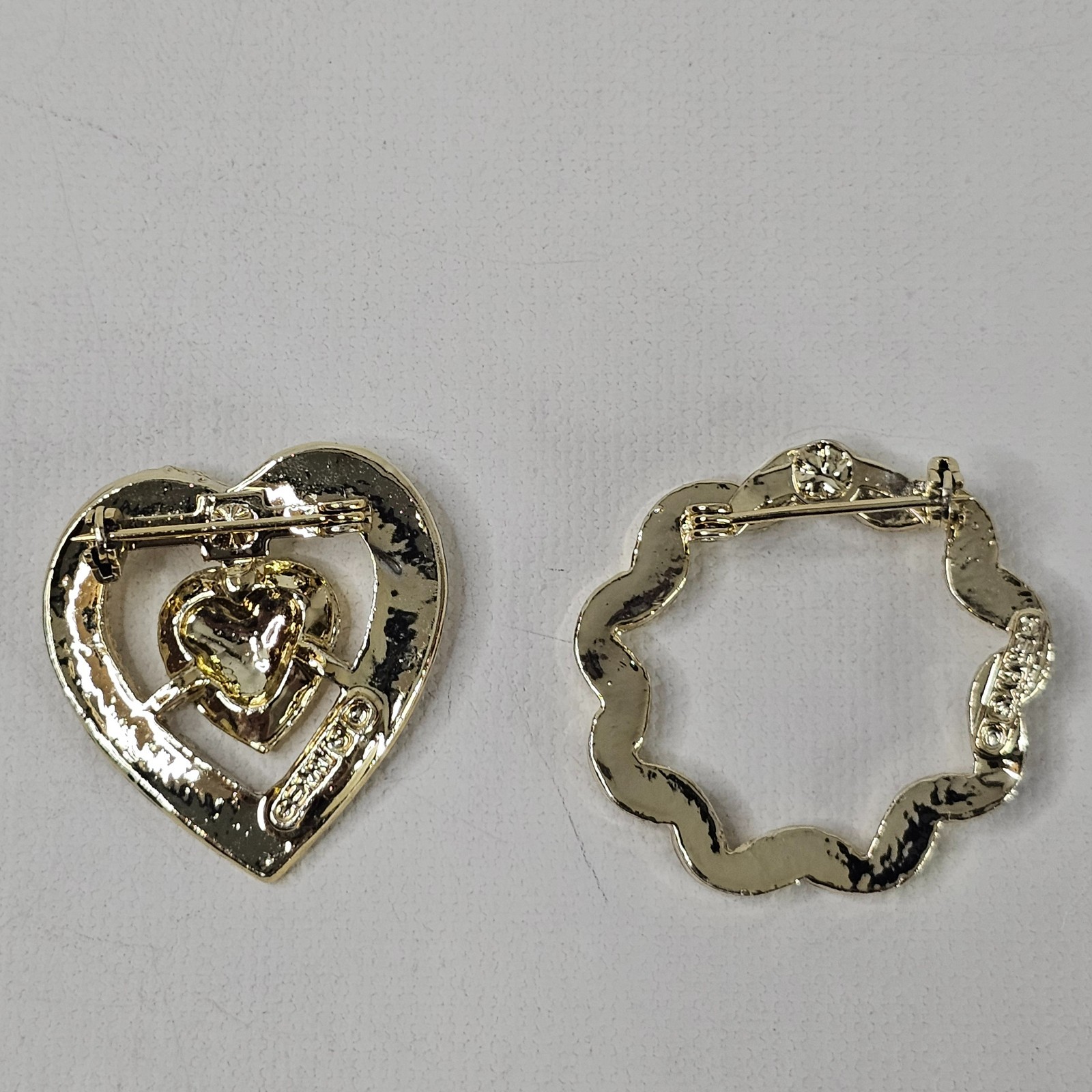 Vintage Gerry’s Wreath Flower And Heart Brooch Lot of 2 Gold Tone Open Work