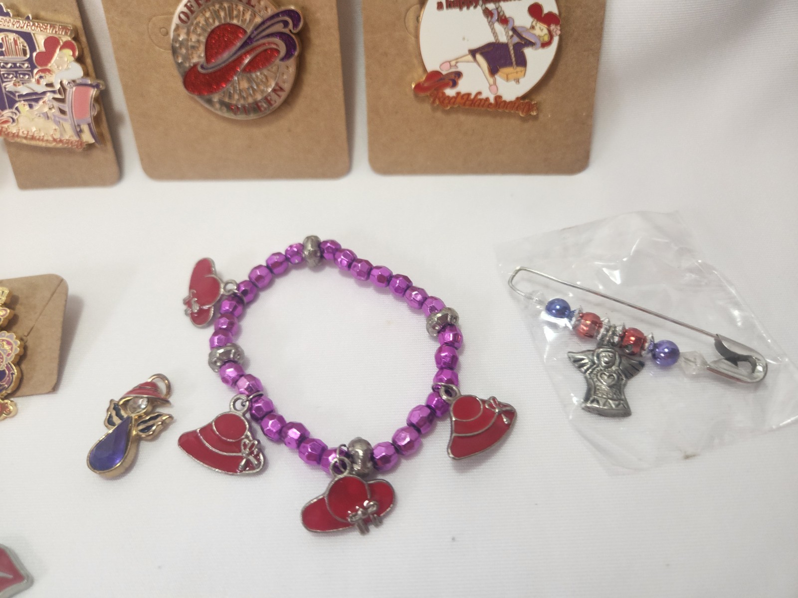 LOT VTG RED HAT SOCIETY LADY QUEEN JEWELRY PINS BRACELET 14 PC