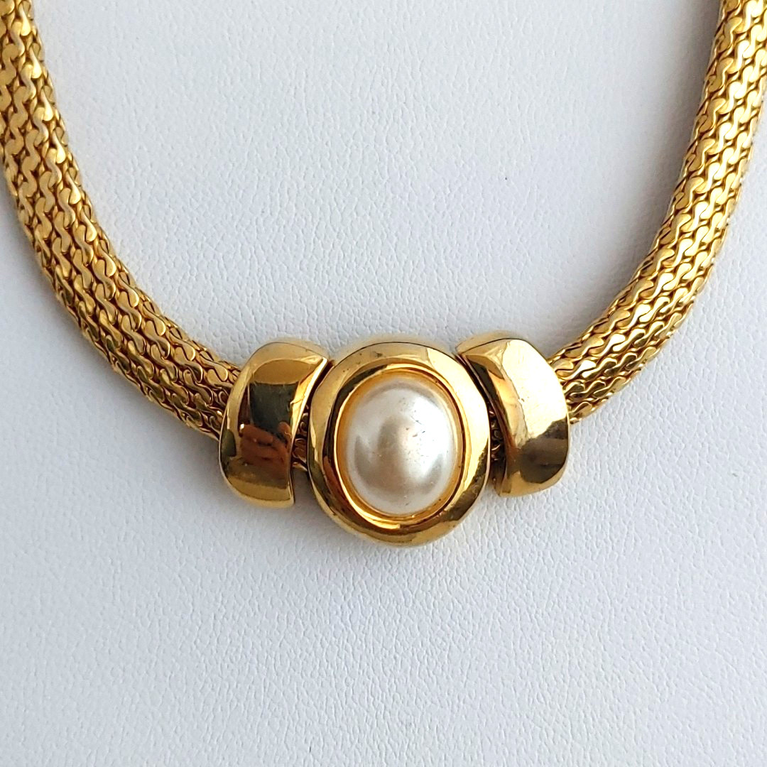 Vintage Gold Tone Faux Pearl Pendant Necklace Mesh Chain Slider 16”