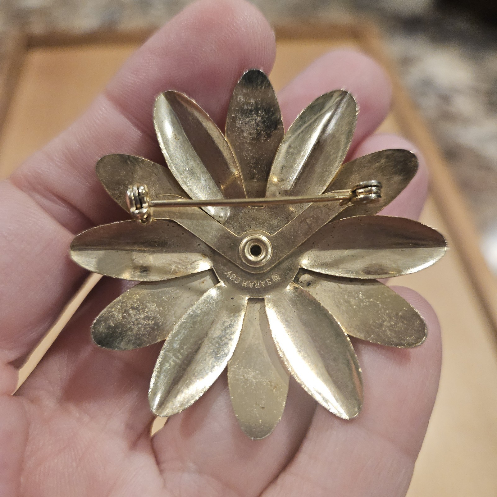 Vintage 1960’s Signed Sarah Coventry Brooch and Clip Earring Set Daisy Flowers i