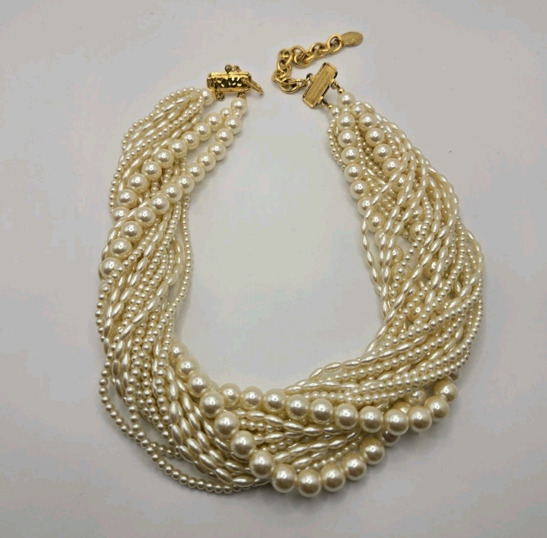 VTG CAROLEE Chunky Faux Pearl 18 Strands Hook Clasp Necklace Ajustable 17.5 ~21″