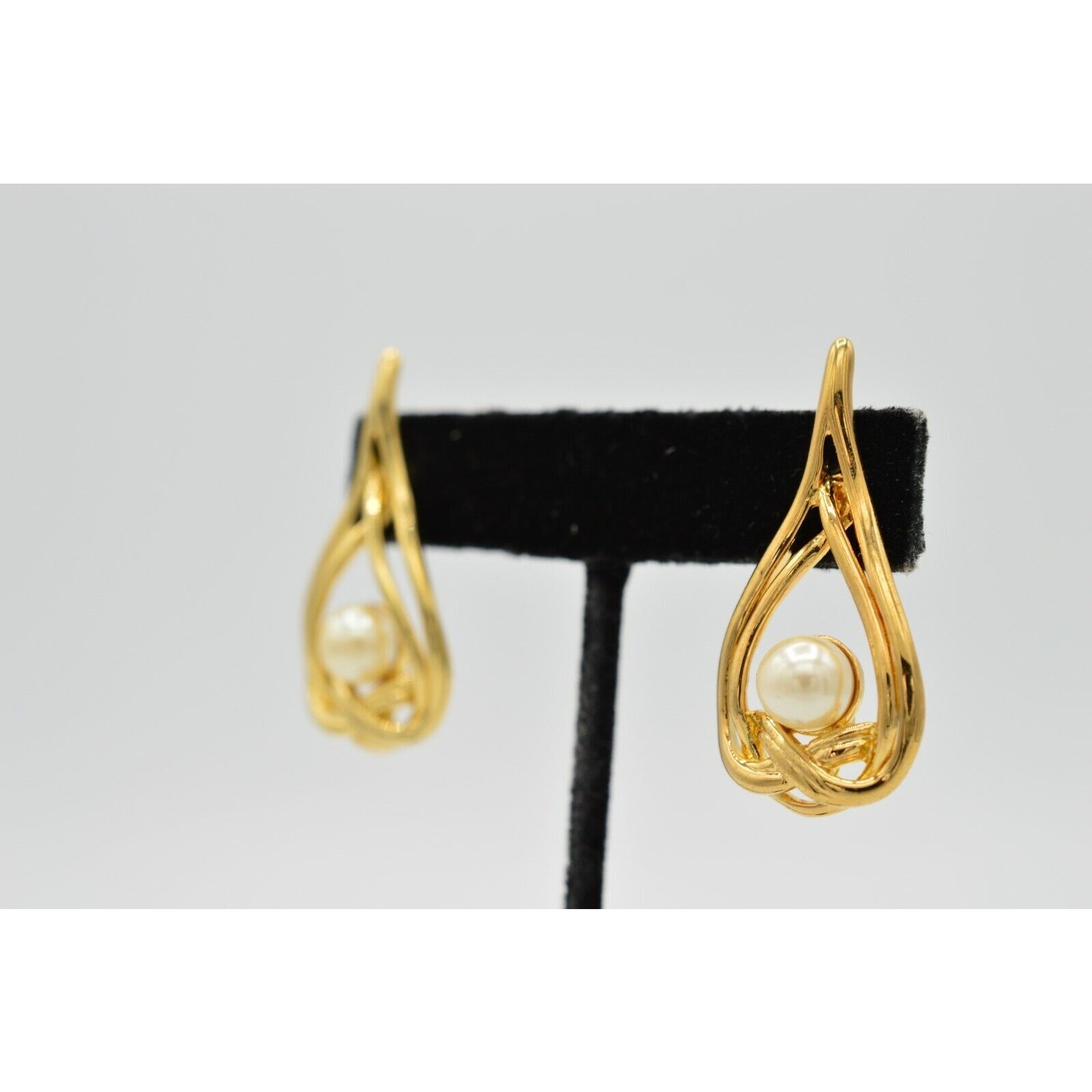 TAT Vintage Earrings Pierced Faux Pearl Drop Dangle Gold NOS Signed 1980s 9M