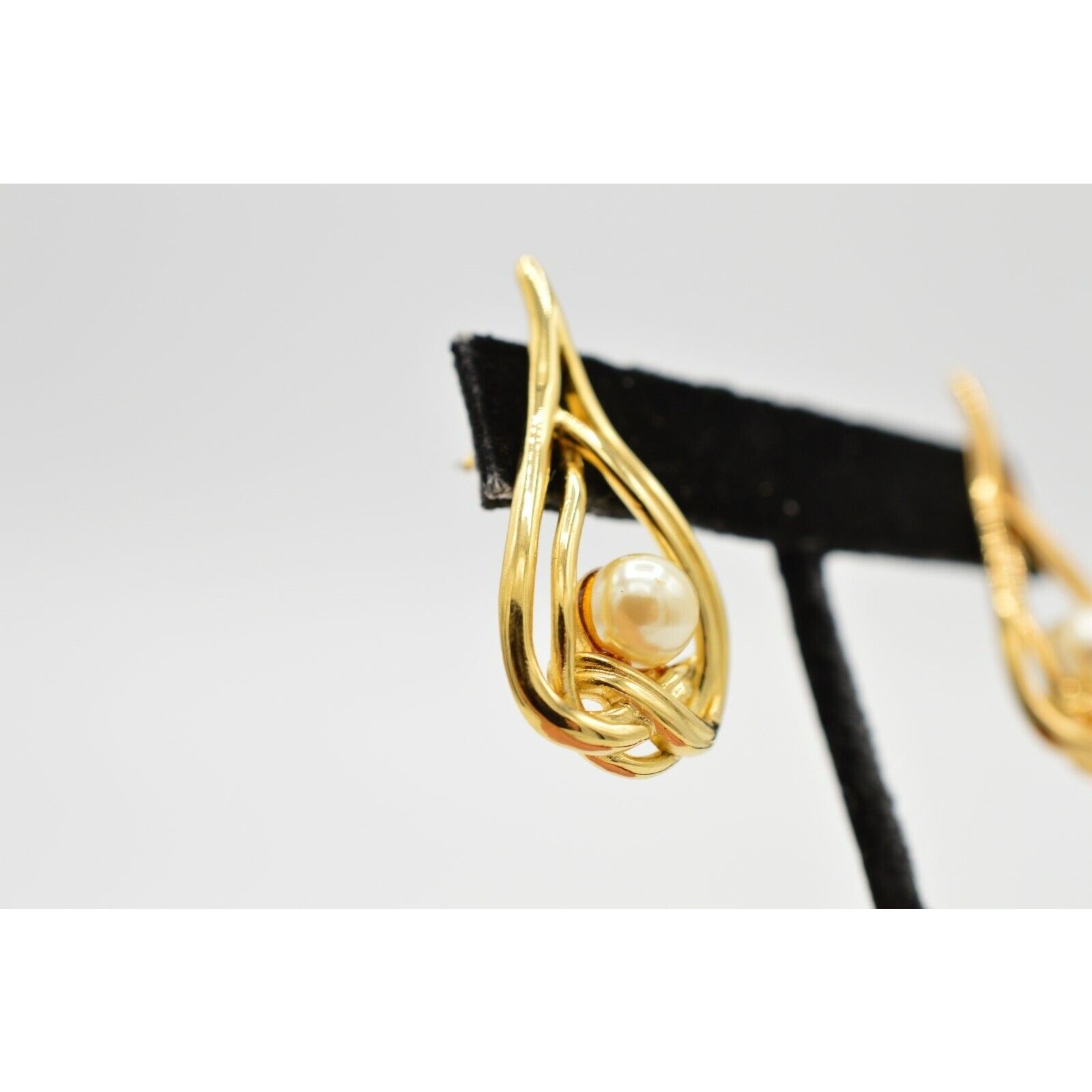 TAT Vintage Earrings Pierced Faux Pearl Drop Dangle Gold NOS Signed 1980s 9M