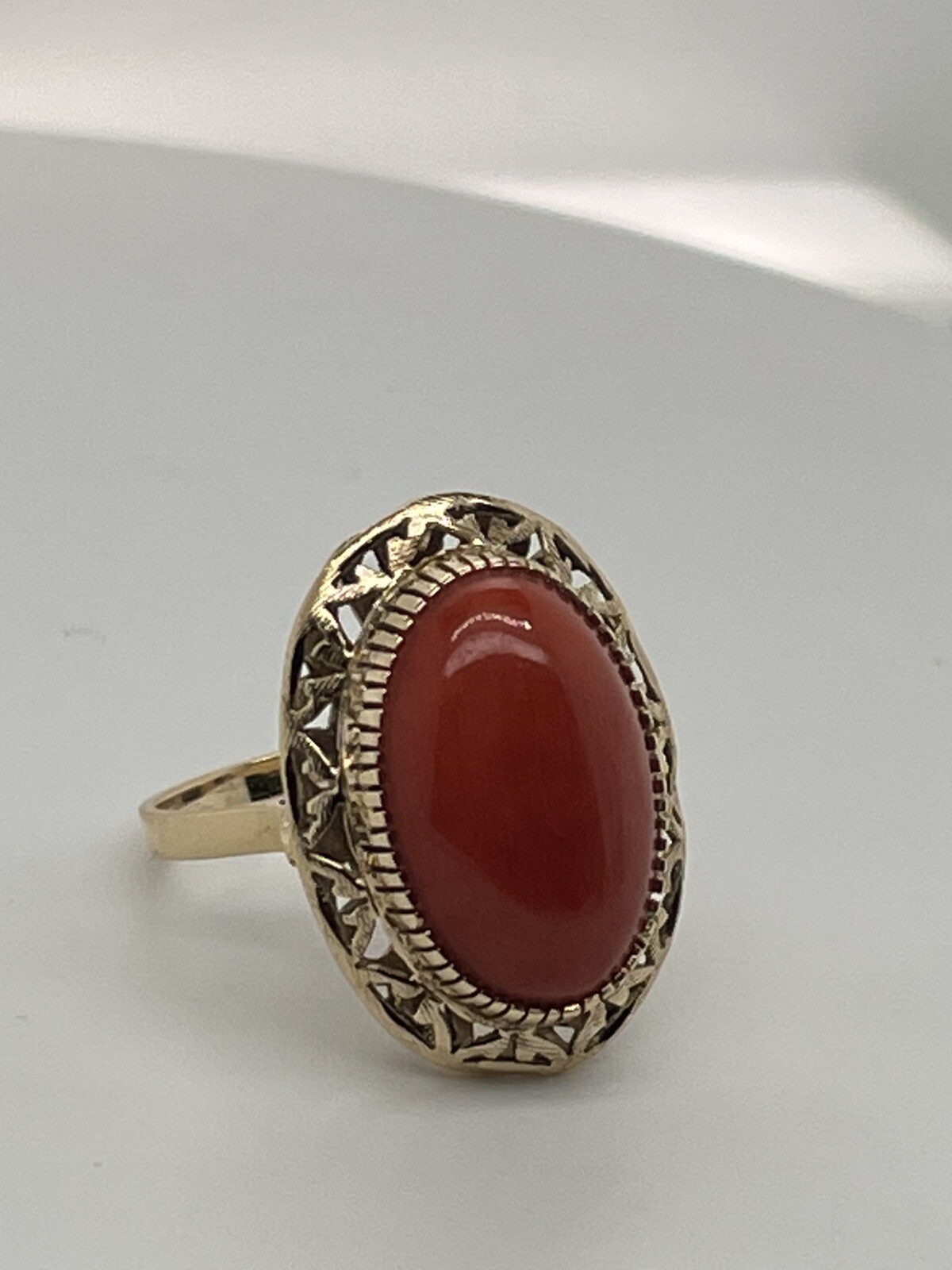 Vintage 18k Yellow Gold 17.5mm by 12mm Oval Coral Filigree Ring, Size 7 – 7.2 Gr