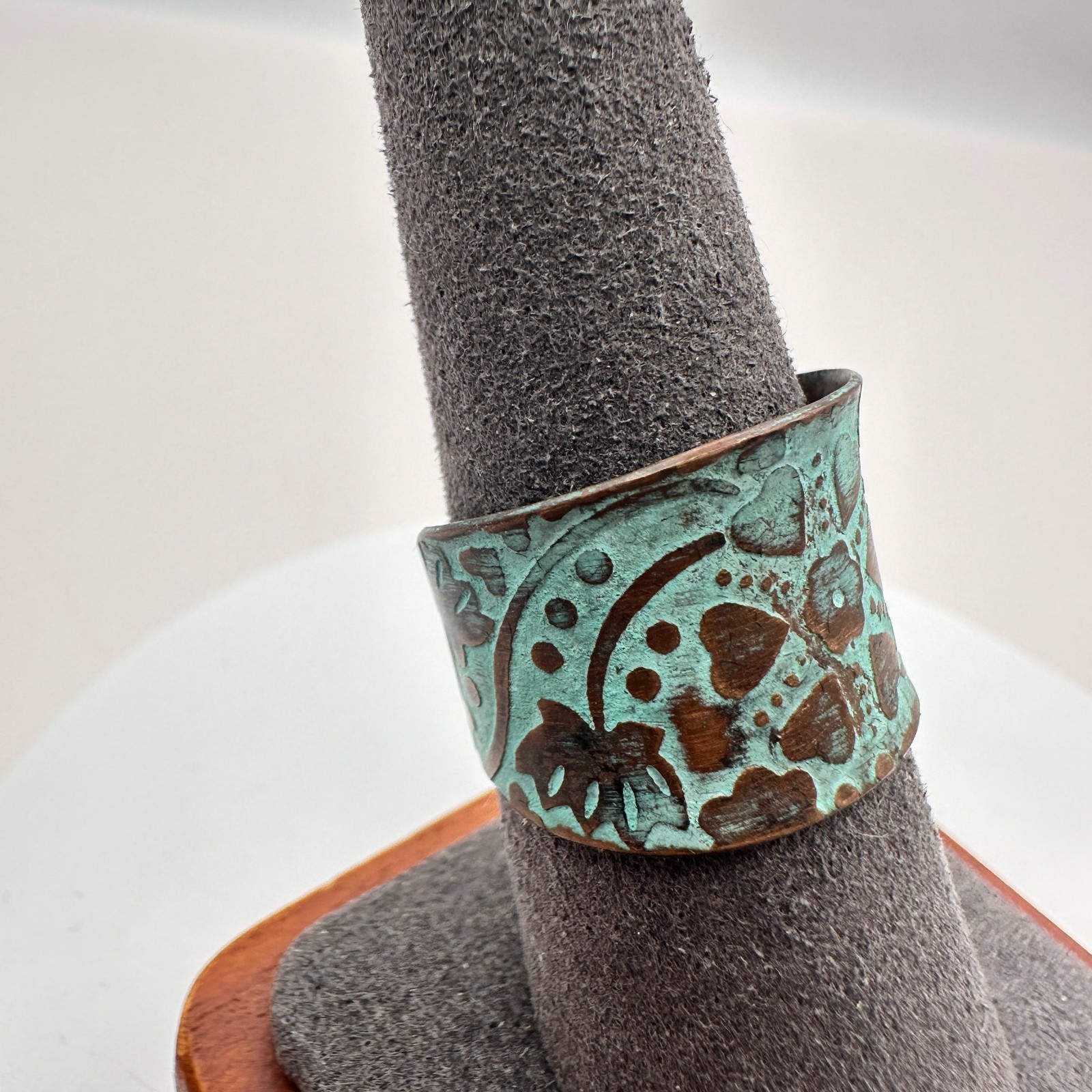 Vintage 80s Copper Floral Cuff Ring Verdigris Patina Classic Statement Jewelry
