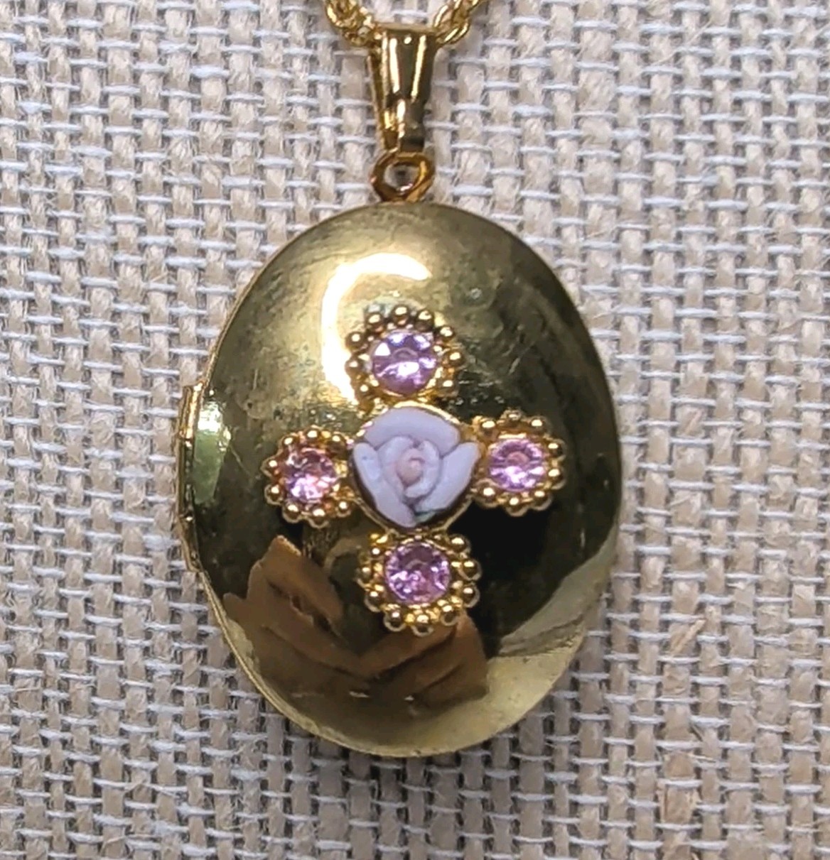 Vintage Pink Rose And Rhinestone Gold Tone Locket Pendant With Gold Tone Chain