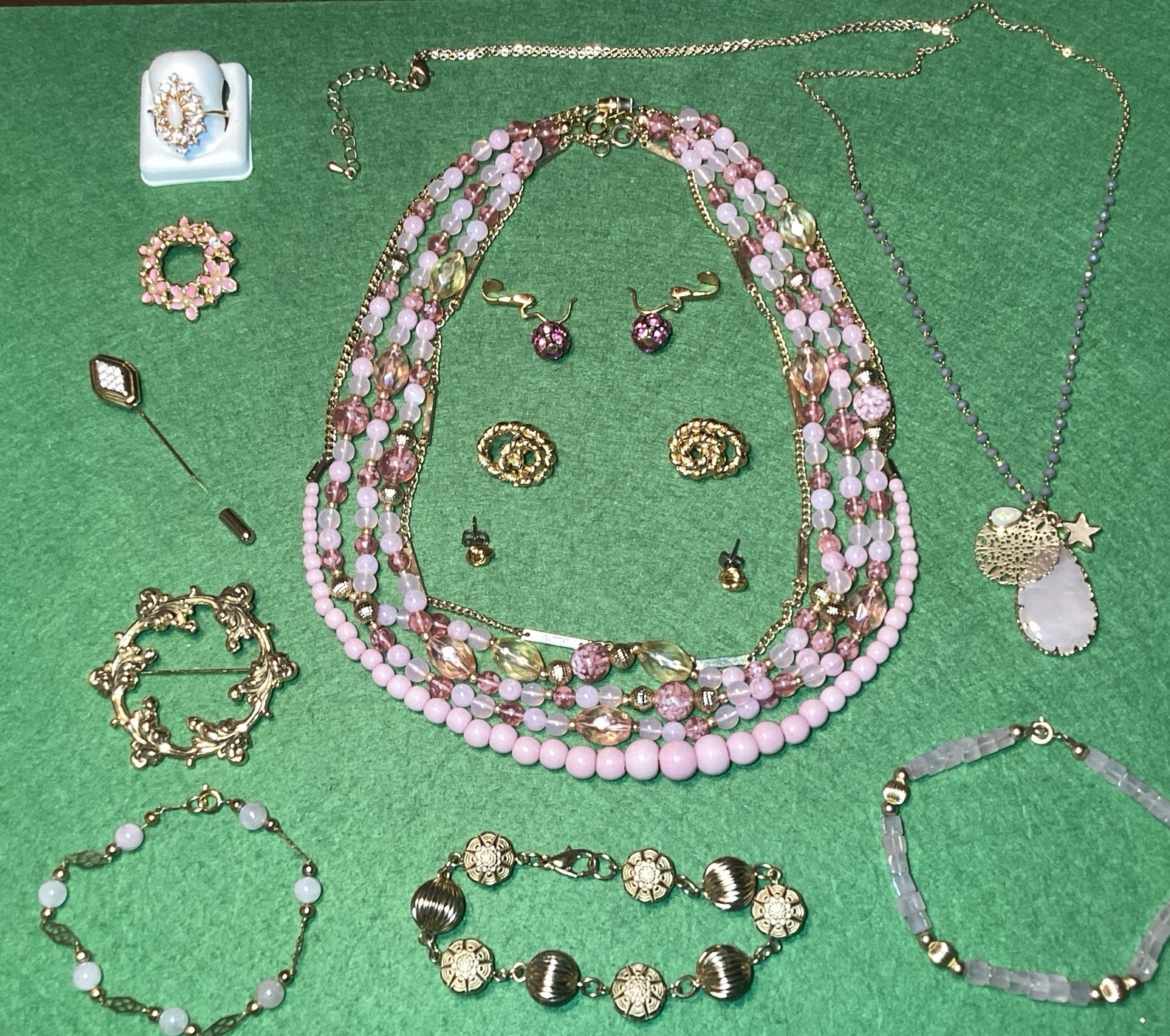 Vintage Pink & Gold Tone 14 Piece Mixed Jewelry Lot Gorgeous Pale Pink Sparkles