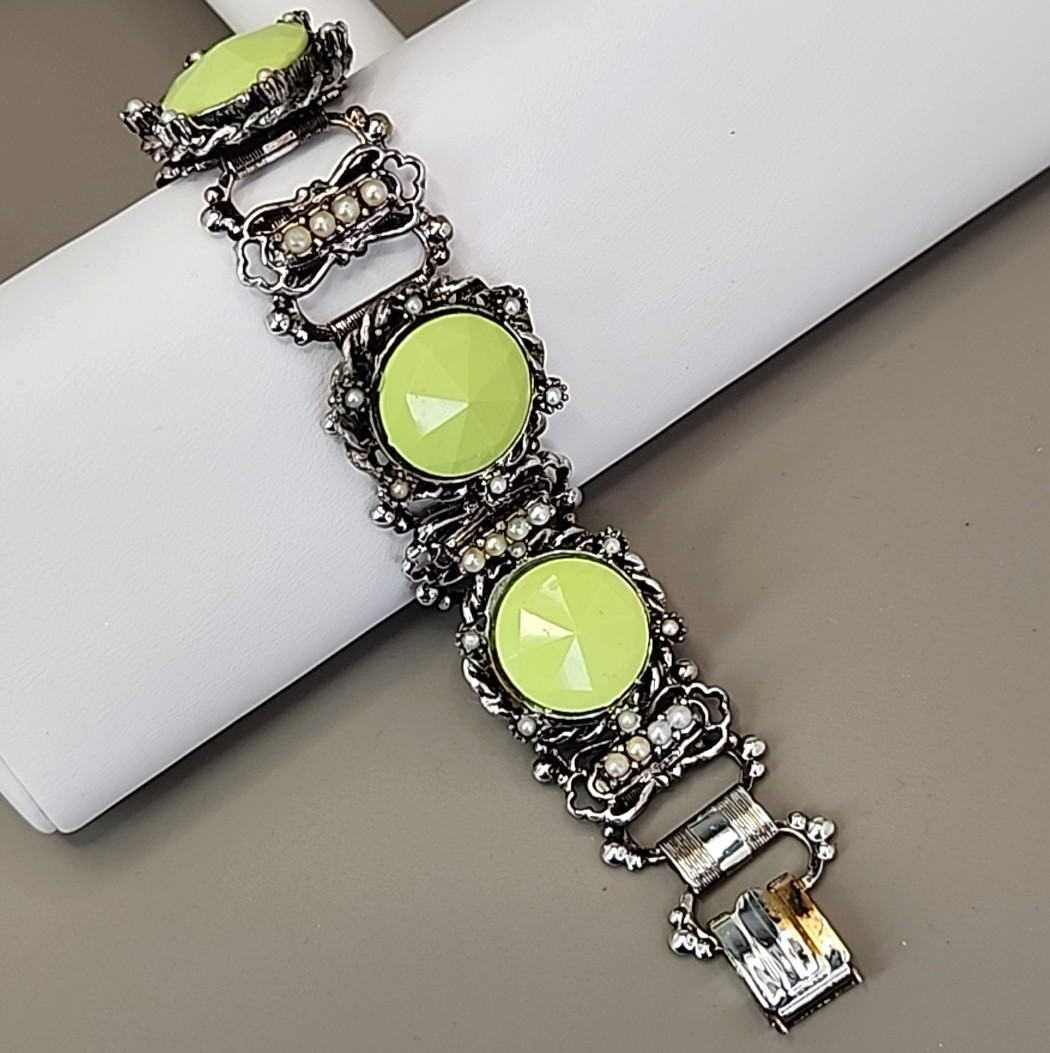Vintage Bracelet Lime Green Round Bead Faux Pearl Silver Tone Book Chain 6″