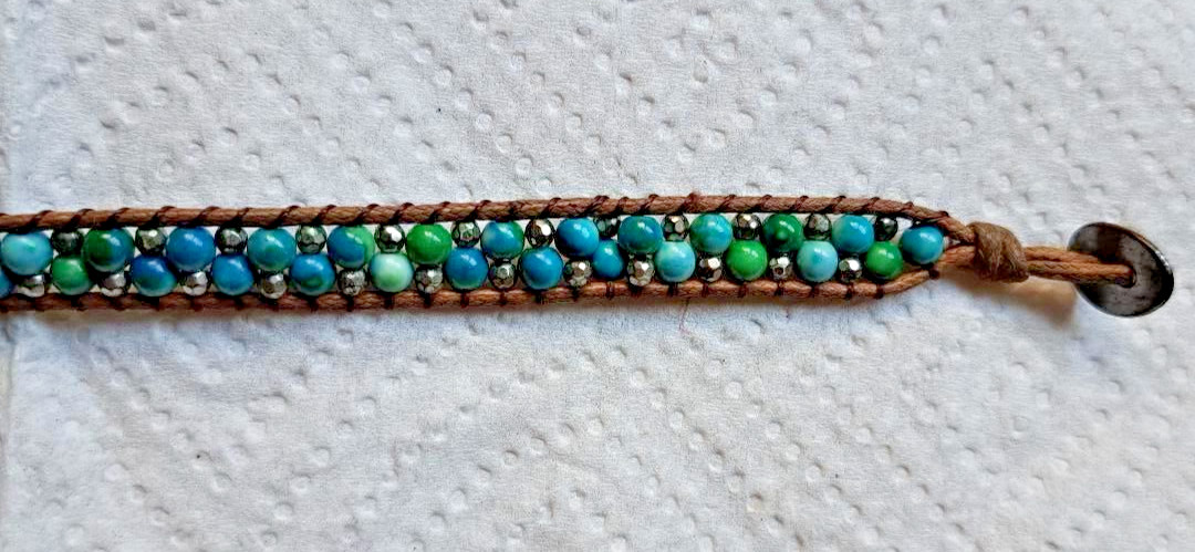 PRE-OWNED GREEN AND BLUE BEADED LEATHER CORD WRAPPED CHOKER – APPROX 12 1/2″