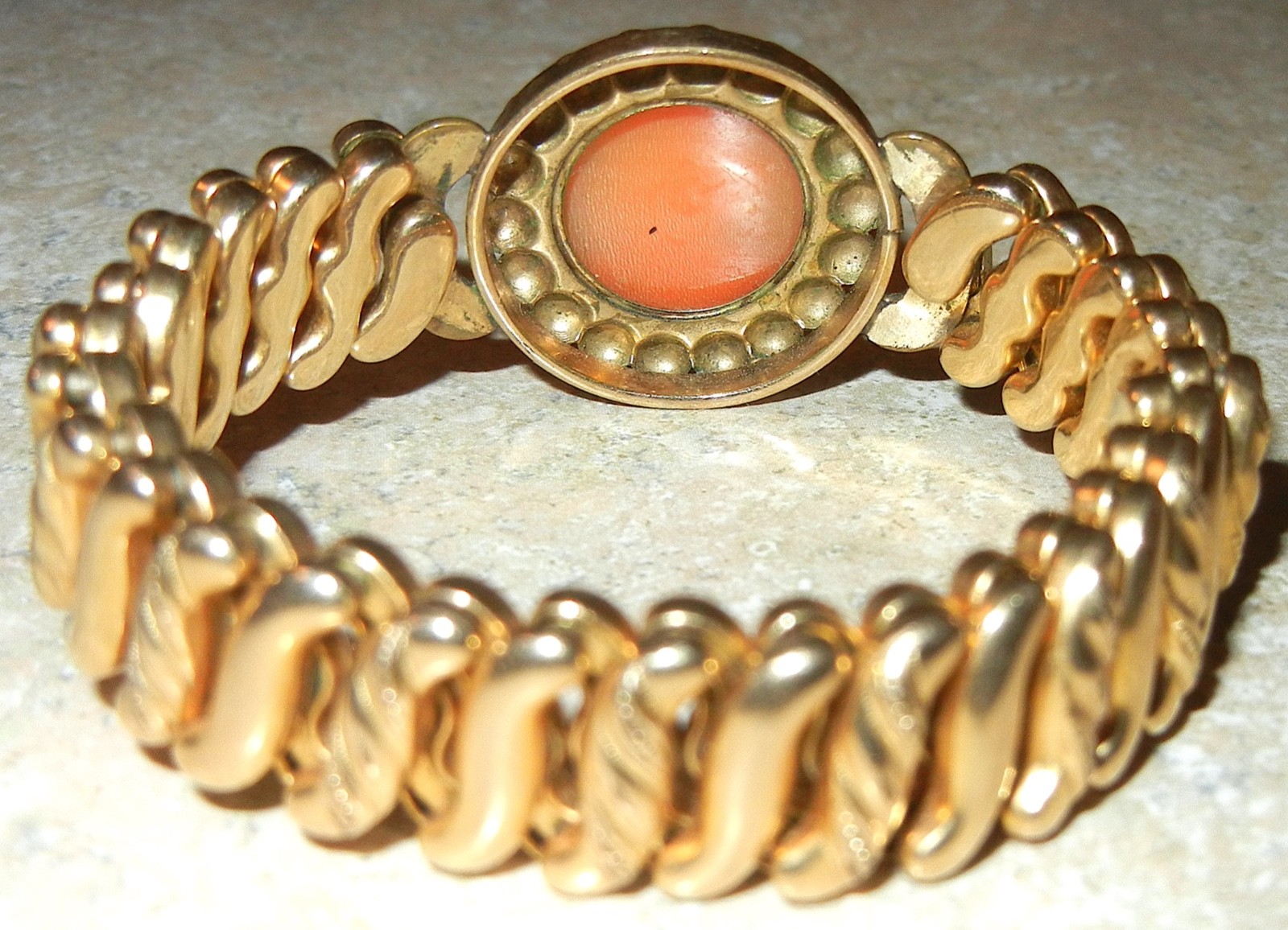 VINTAGE CARMEN THE DFB CO CAMEO SWEETHEART EXPANSION BRACELET HEART G.F. AS IS