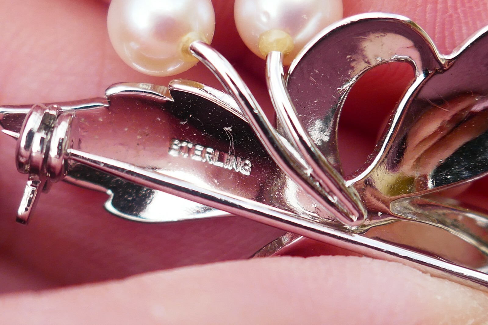 Vintage Sterling Silver & 5.3mm Pearl Spray Designed Brooch / Pin – 4.9g.