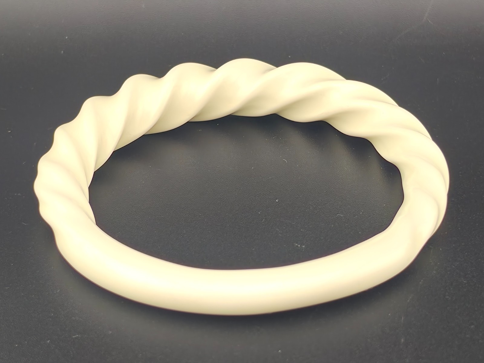 Unusual Chunky Vintage Off White Twisted Bangle 7″ Bracelet