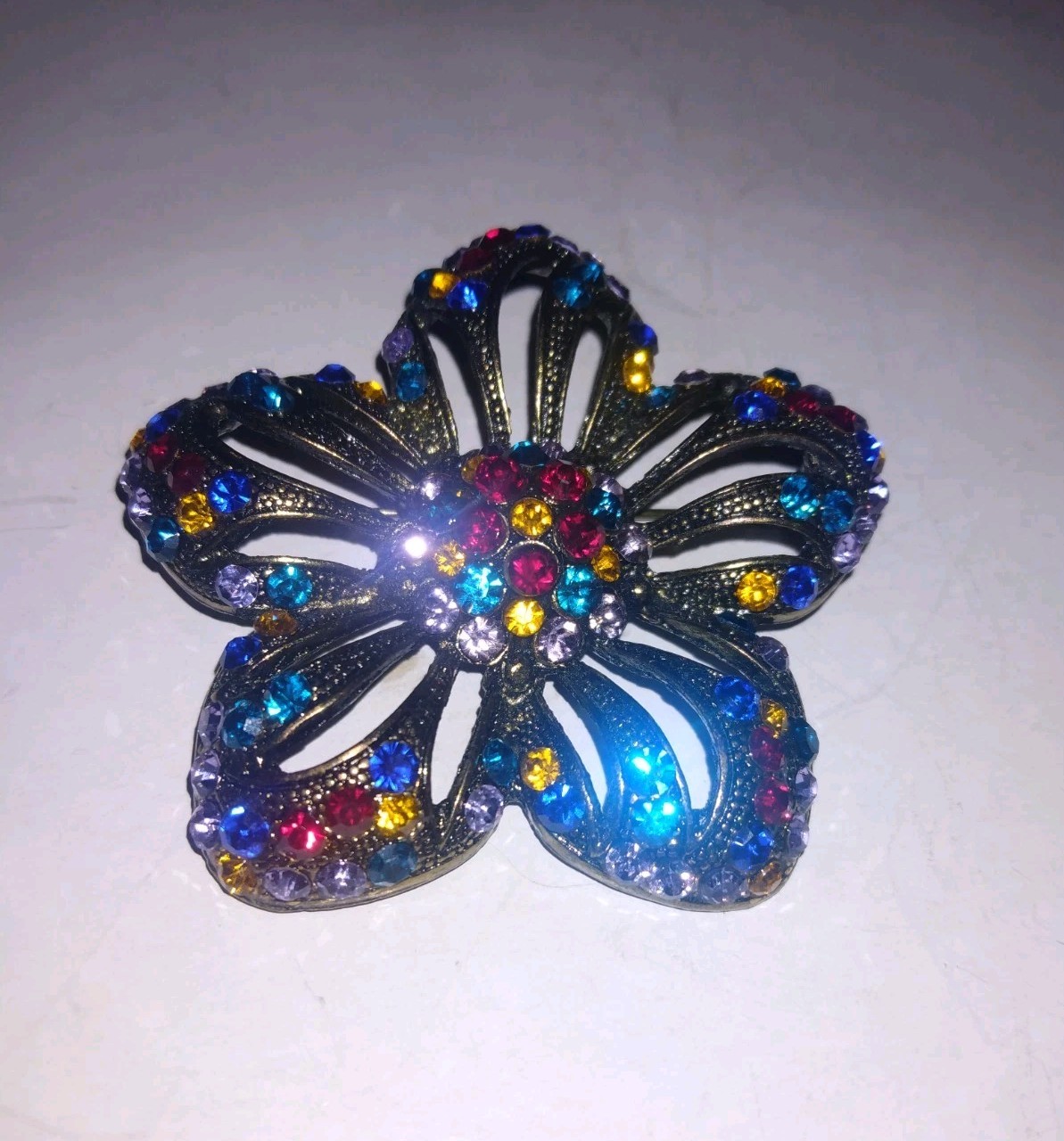 Vtg Costume Jewelry Sparkly Multi Color Glass Rhinestone Gold Tone Brooch Pin