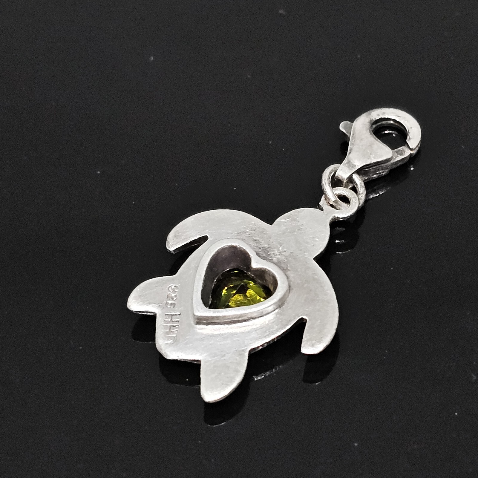 925 Sterling Silver – Peridot Gem Stone Heart Turtle Charm Pendant