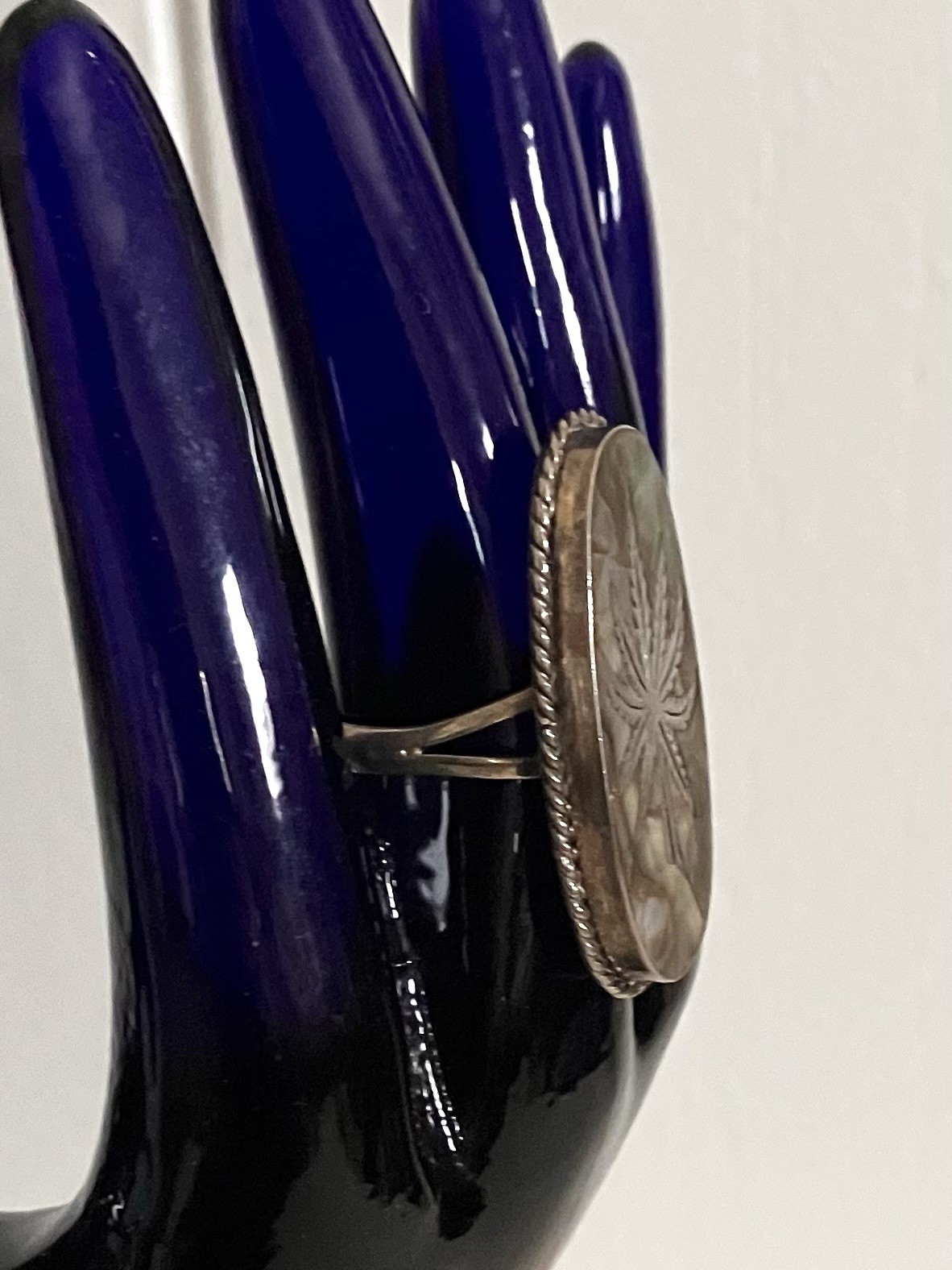 Vtg Ring Sz 6.5 Abalone Shell Inlaid Silver Marijuana Leaf Pot Cannabis Paua MOP