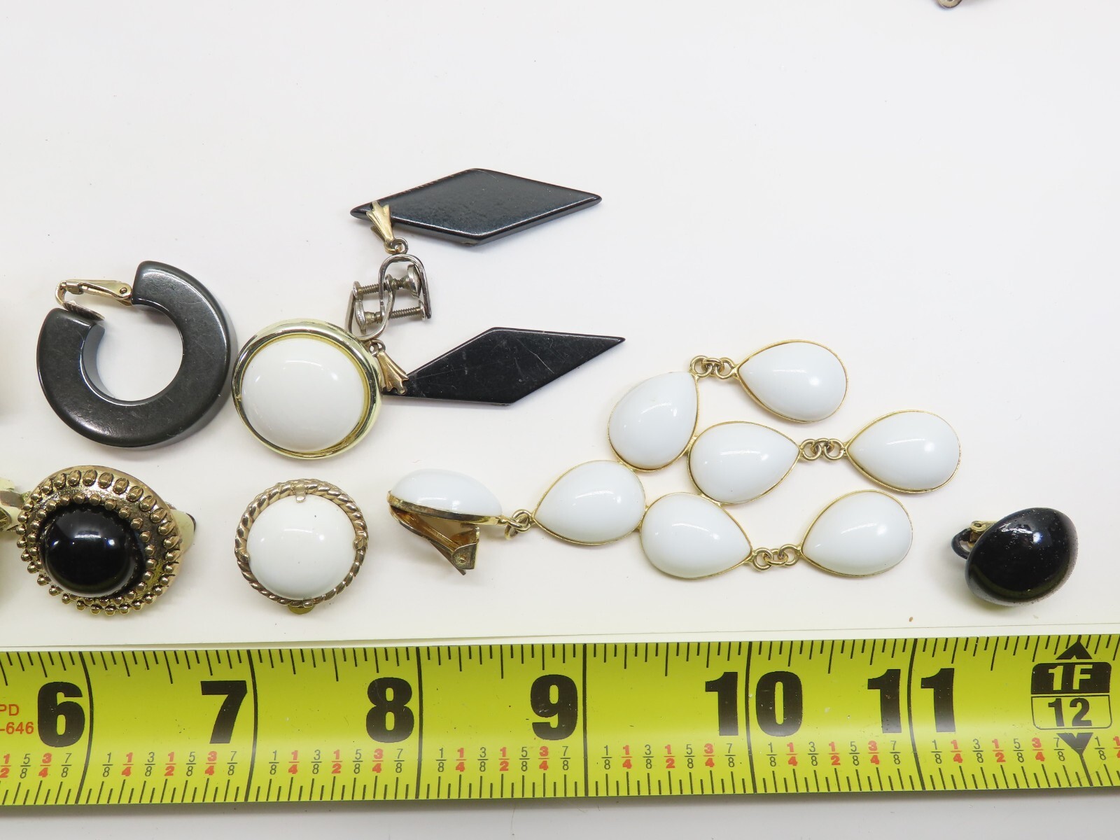 Vintage Earrings Jewelry Lot Red White Black Mix Match Cabochon (1) Jomaz D2380