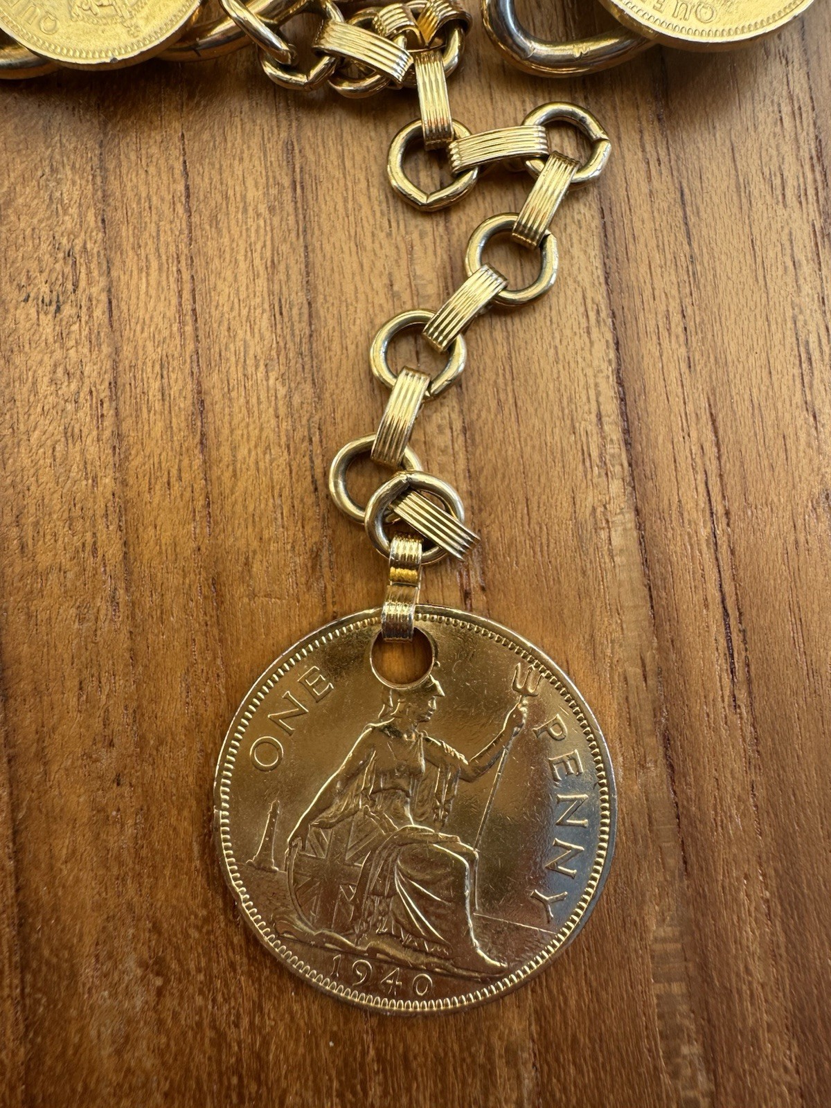 Vintage Gold-Tone Coin Necklace/Belt – Queen Elizabeth II Half Penny Coins-Retro