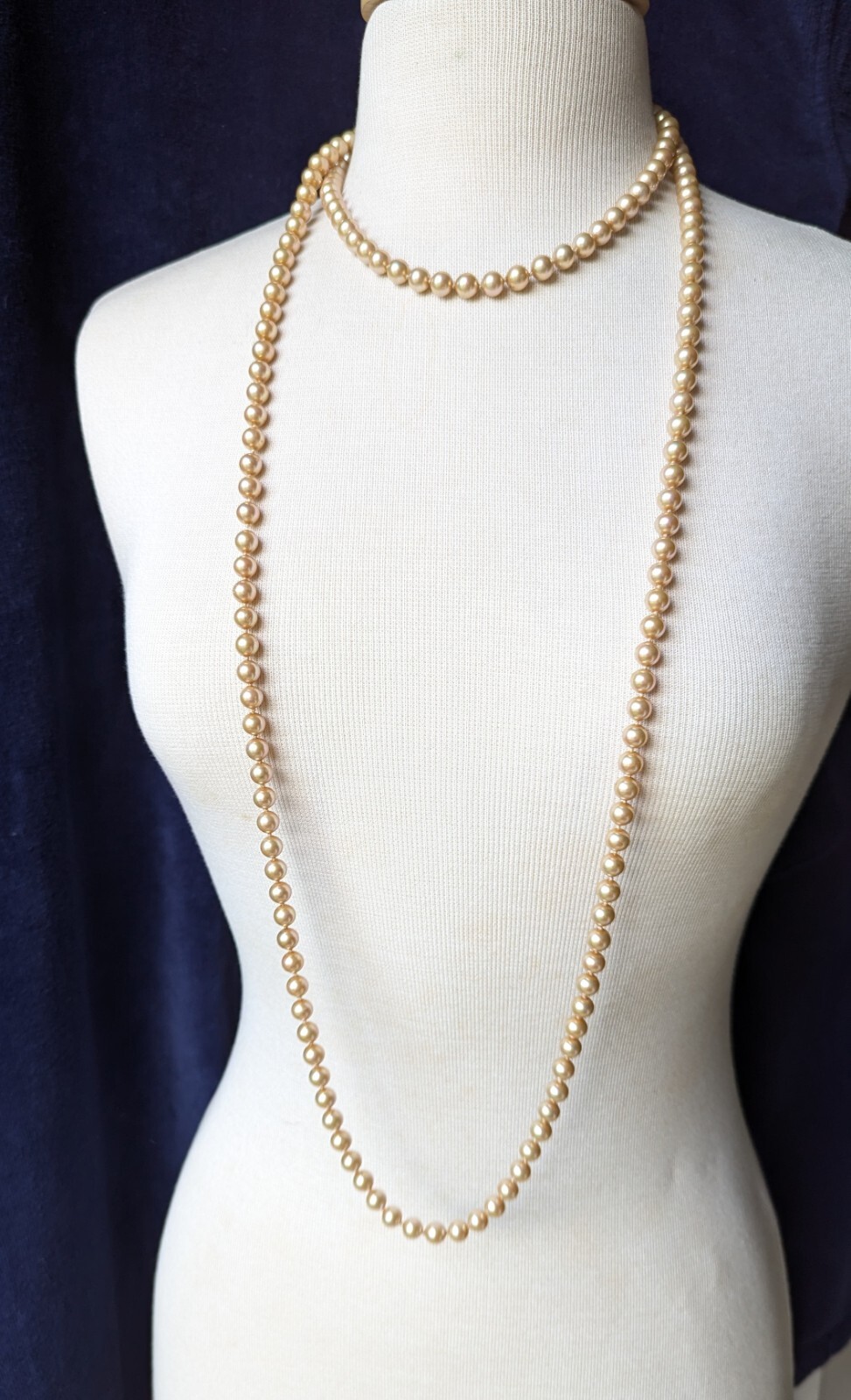 Vintage CAROLEE Faux Pearl Knotted Champagne Gold Tone 60″ Rope Length Necklace