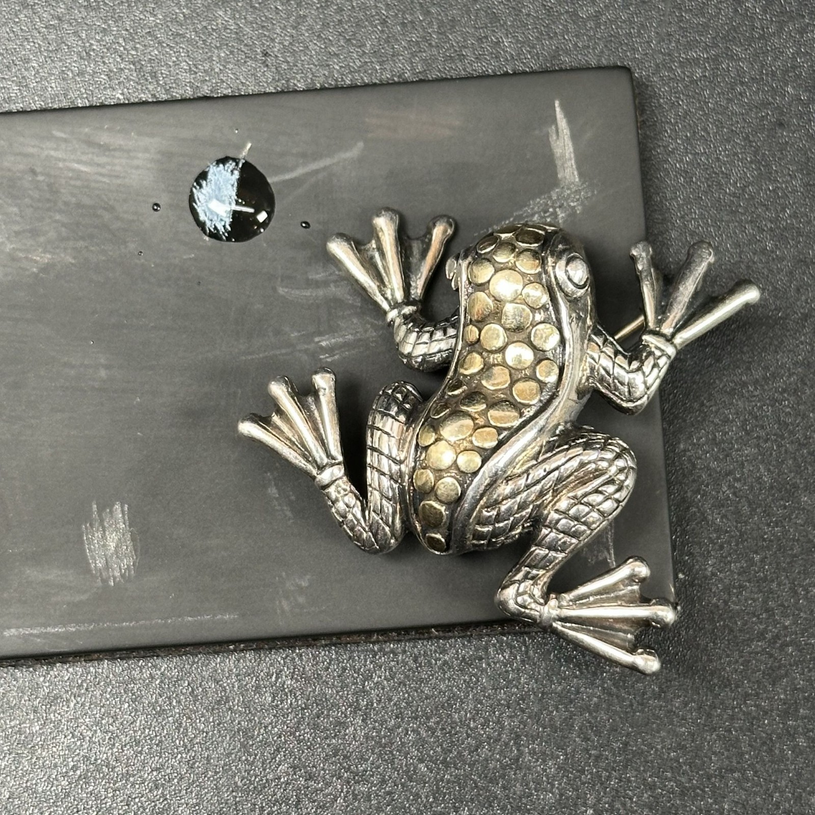 Vintage TH Thailand Sterling Silver & Brass Frog Animal Brooch Pin Textured 10g