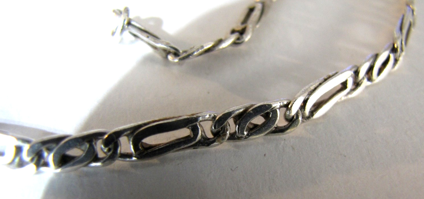 Sterling Silver Figaro Chain Necklace 20″ 4.6mm 18.9 Grams Vintage Italy Style