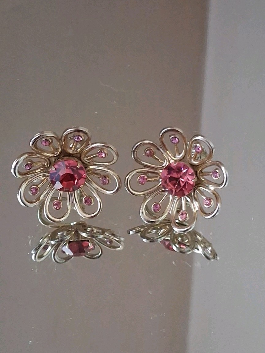Vintage Lot Of 4 Screw Back Earrings 1930’s – 1950’s