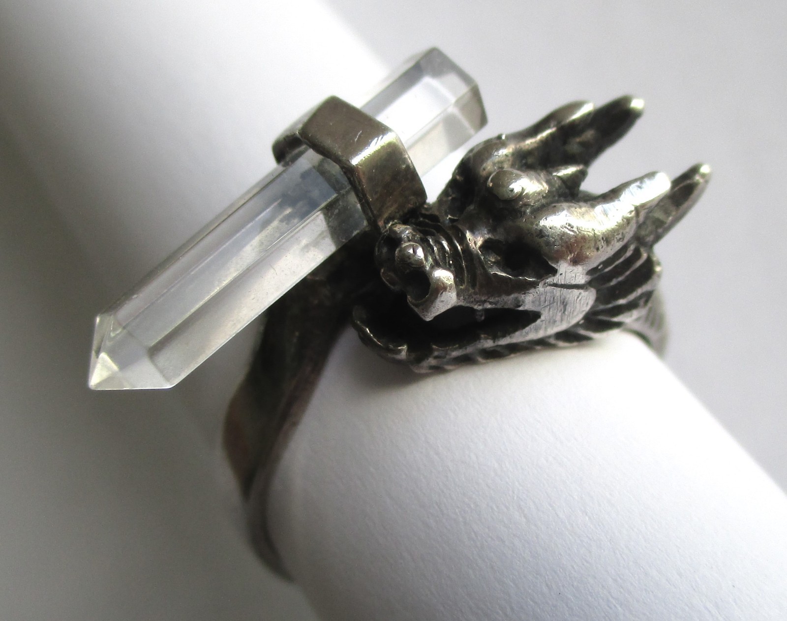 Sz 9.5 VINTAGE STERLING SILVER CLEAR QUARTZ ROCK CRYSTAL WAND DRAGON RING