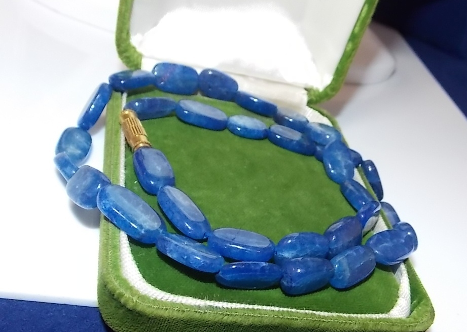 Lapis Blue color Quartz Lozenge Bead Strand 18″ Necklace 12c 54