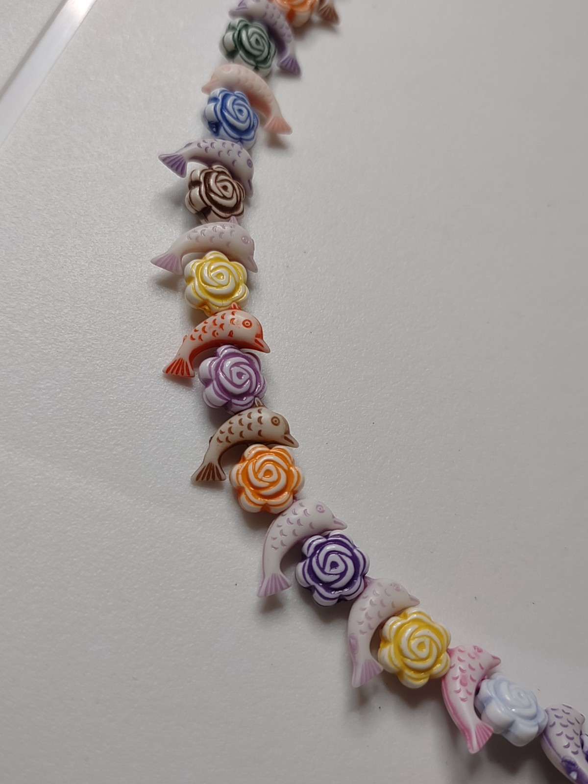 Multicolor 17 Inch Lightweight Fish And Flower Necklace
