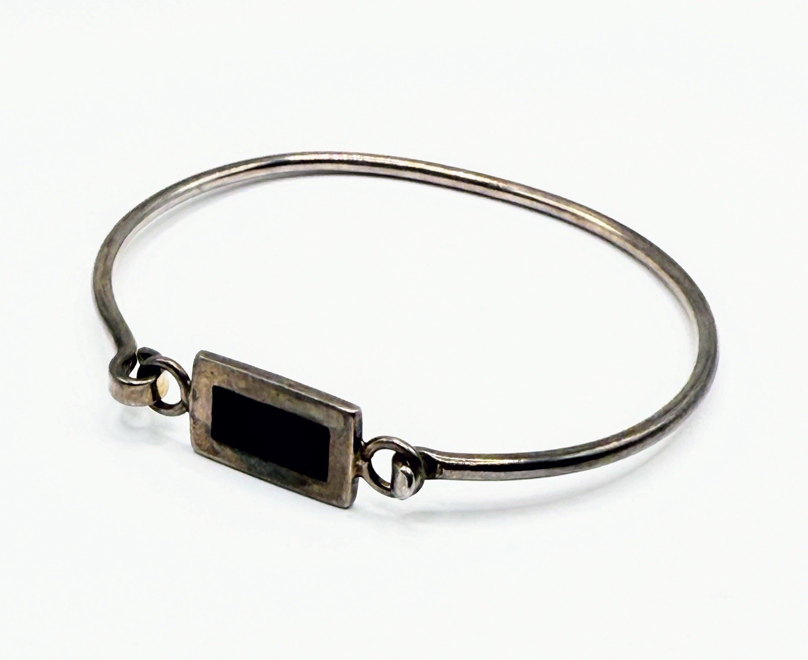 VTG Estate Mexico Tension SS & Black Onyx Signed Bangle – 2.5” In Diameter 117
