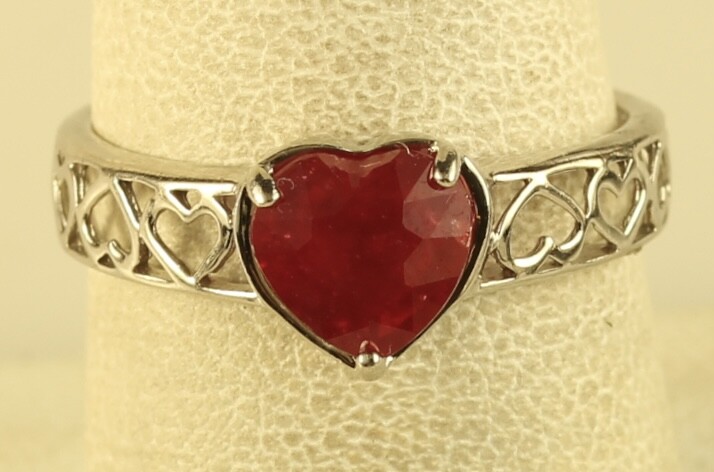 Vintage Sterling Silver Signed 925 STS Red Ruby Heart Accent Ring