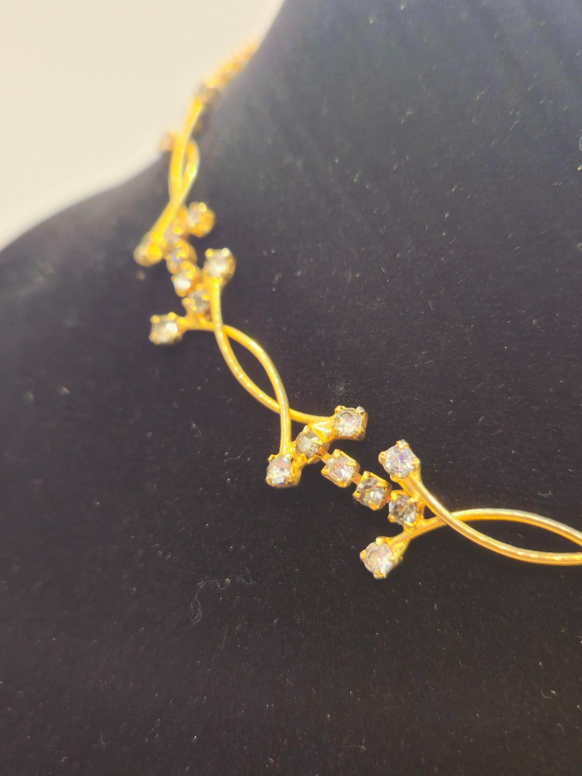Vintage Rhinestone Choker Necklace Wavy Botanical Vine Hook Clasp