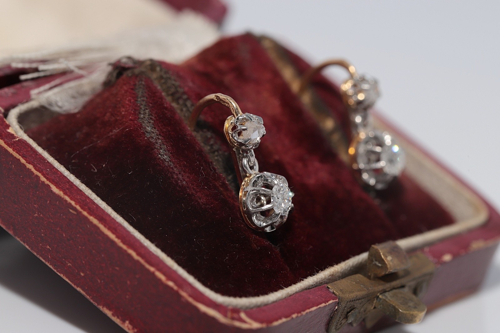 Antique Circa 1920s 18k Gold Art Deco Natural Diamond Decorated Earring
