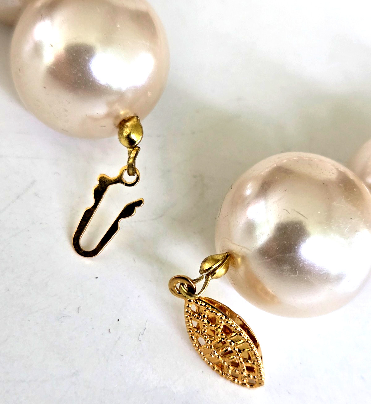 Vintage Chunky Faux Pearl Choker Necklace 19″ Gold Tone Fish Hook Clasp