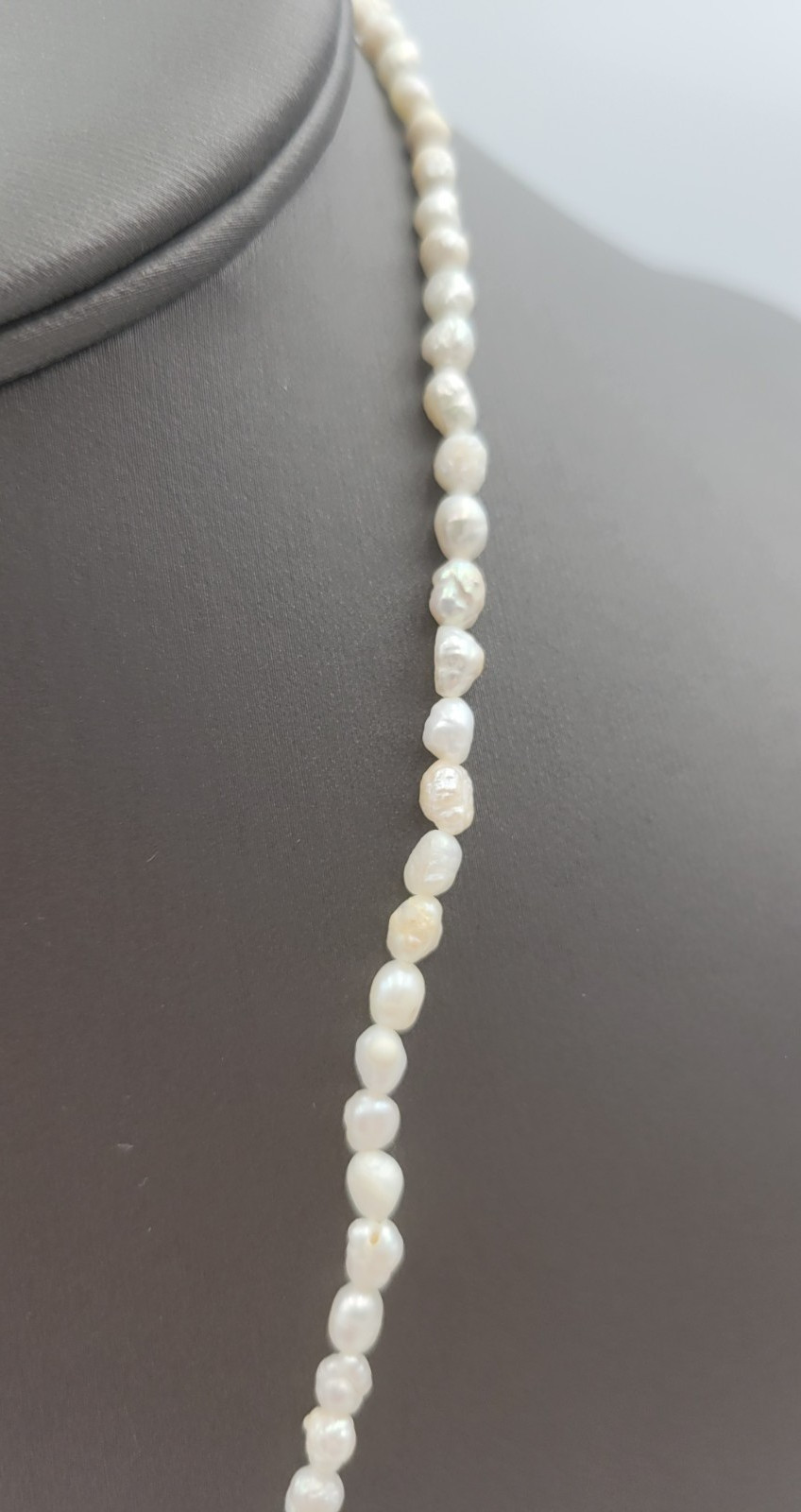 Vintage Fresh Water Pearl Bead Necklace 17″ Gold Tone Fish Hook Clasp