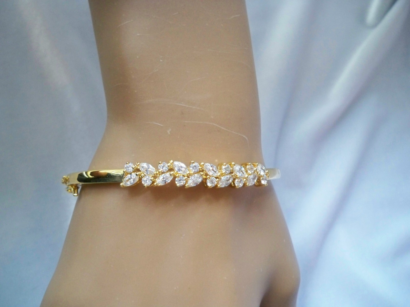 Vintage Open Back Crystal Stone Accents Polished Gold Tone Hinged Cuff Bracelet
