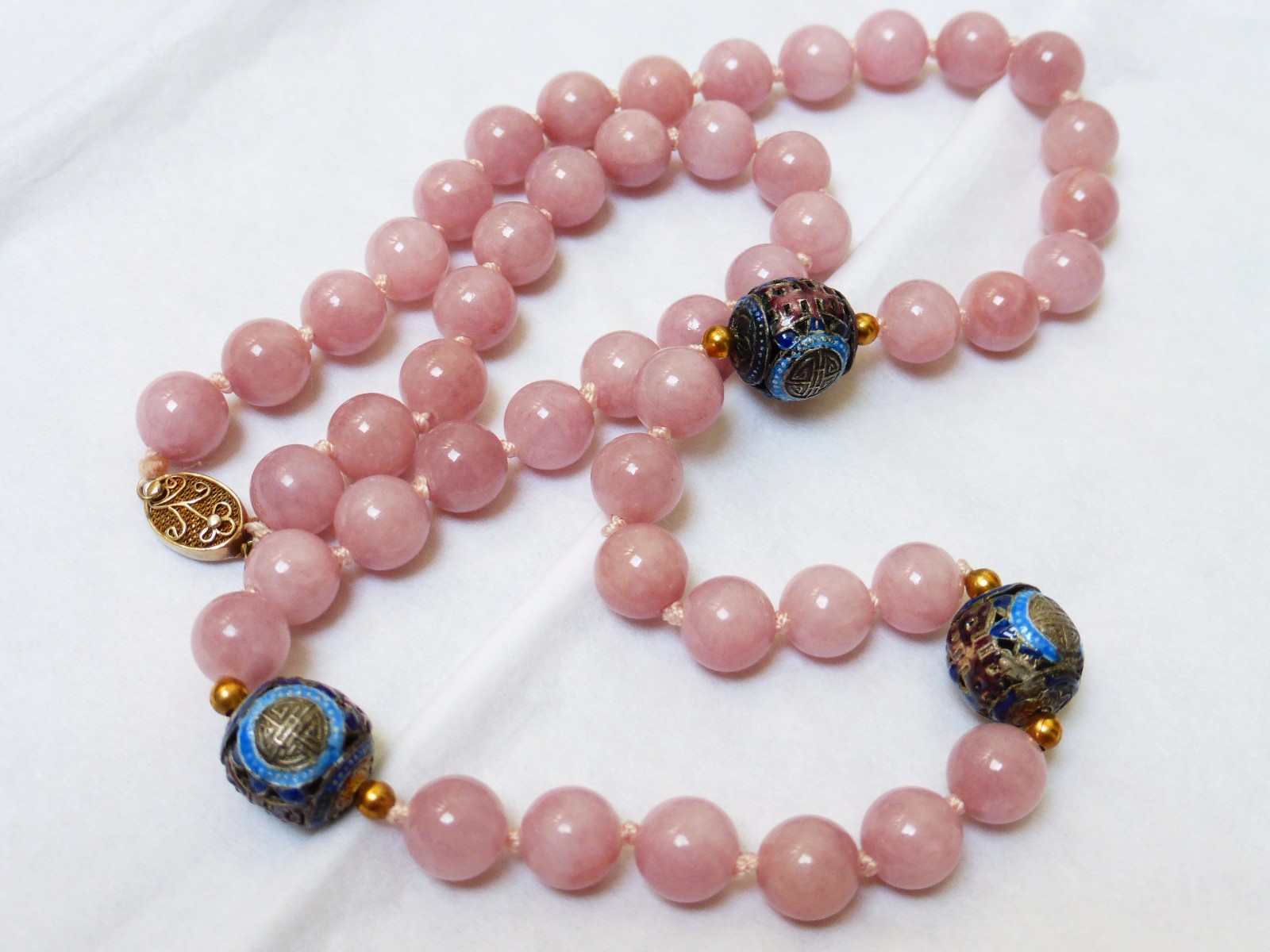 CHINESE VINTAGE ENAMEL LAVENDER QUARTZ BEAD NECKLACE, Silver Clasp