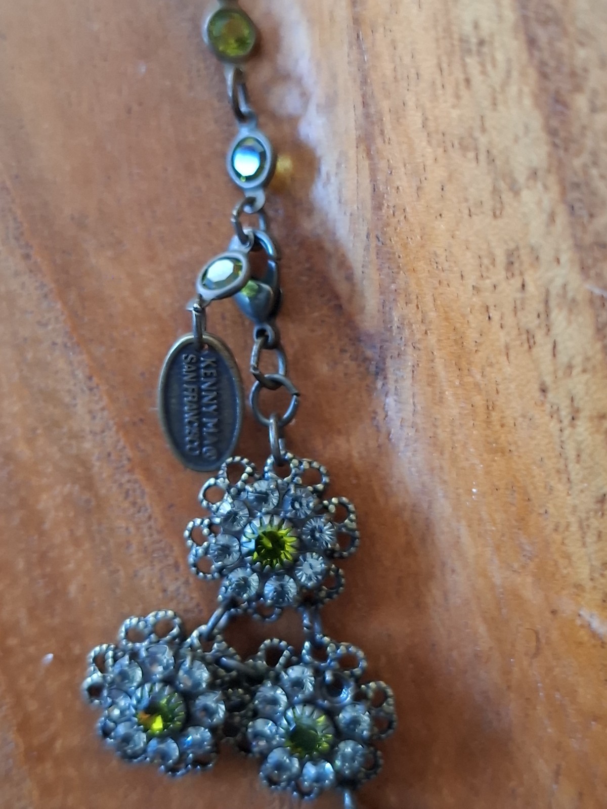 VINTAGE KENNY MA SF GREEN & CLEAR CRYSTAL FLOWERS BRASS 16″ NECKLACE